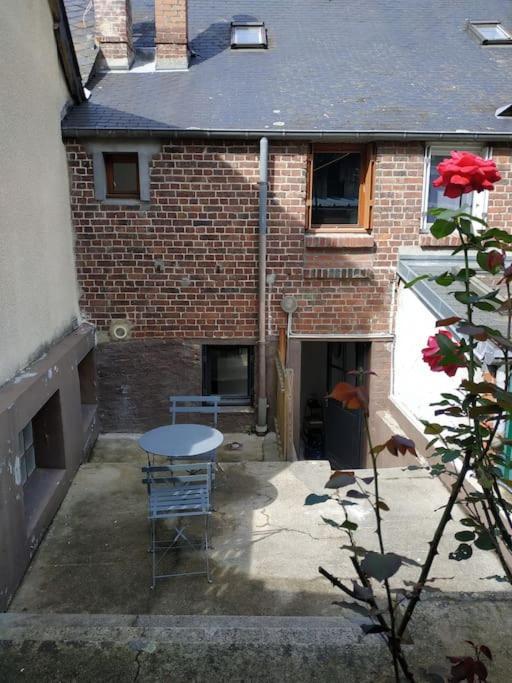 La Lillebonnaise Meuble Au Coeur De Lillebonne Villa Exterior photo